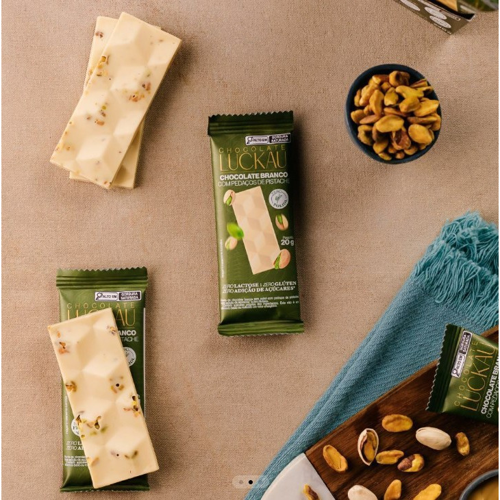 BARRA CHOCOLATE BRANCO COM PISTACHE 20G LUCKAU