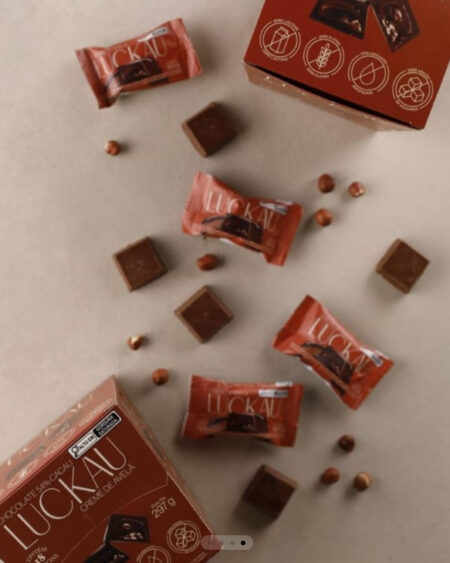BOMBOM DE CHOCOLATE 54% COM CREME DE AVELA LUCKAU